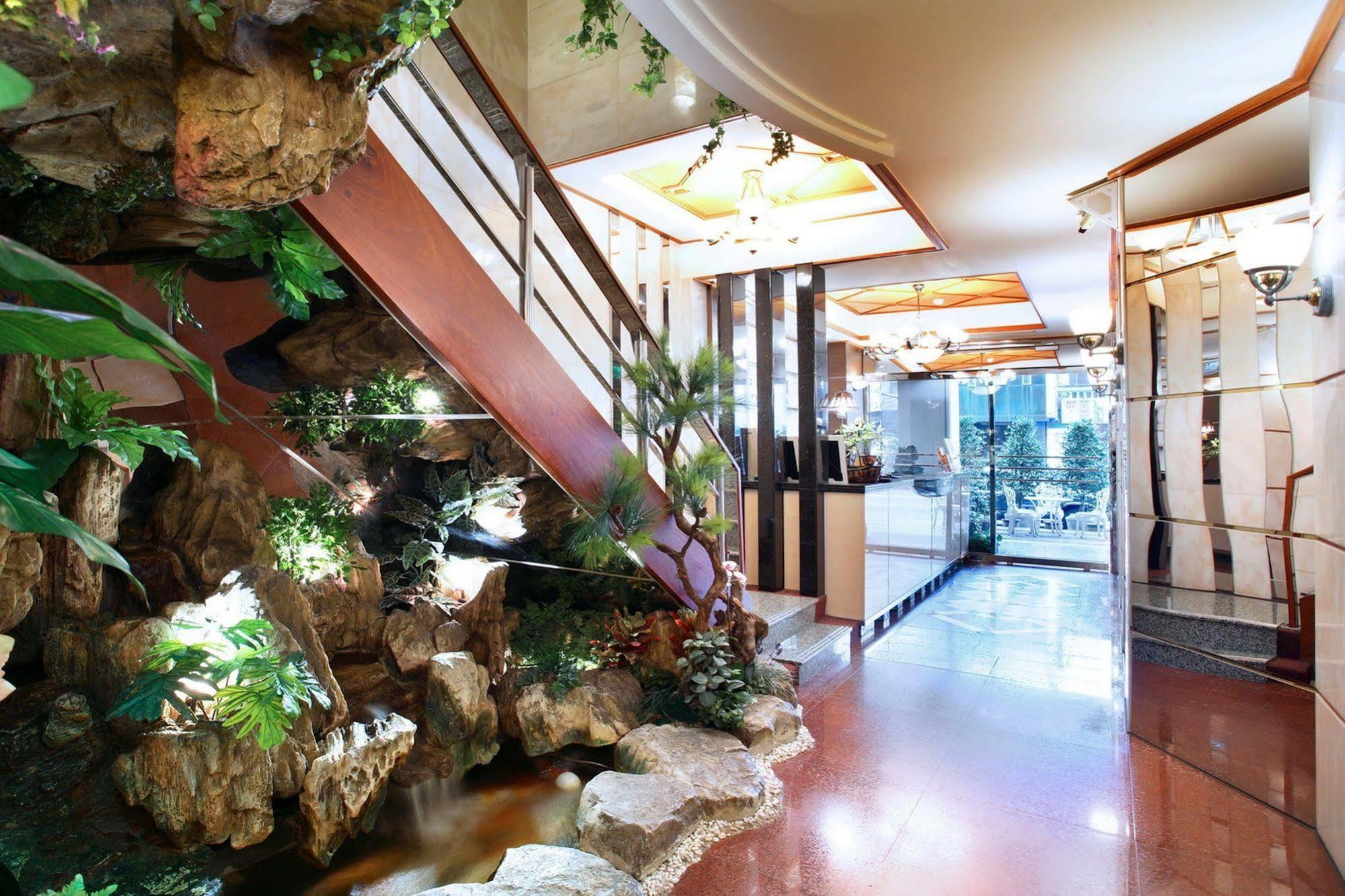Kao Yuan Hotel - Zhong Zheng Taichung Exterior photo