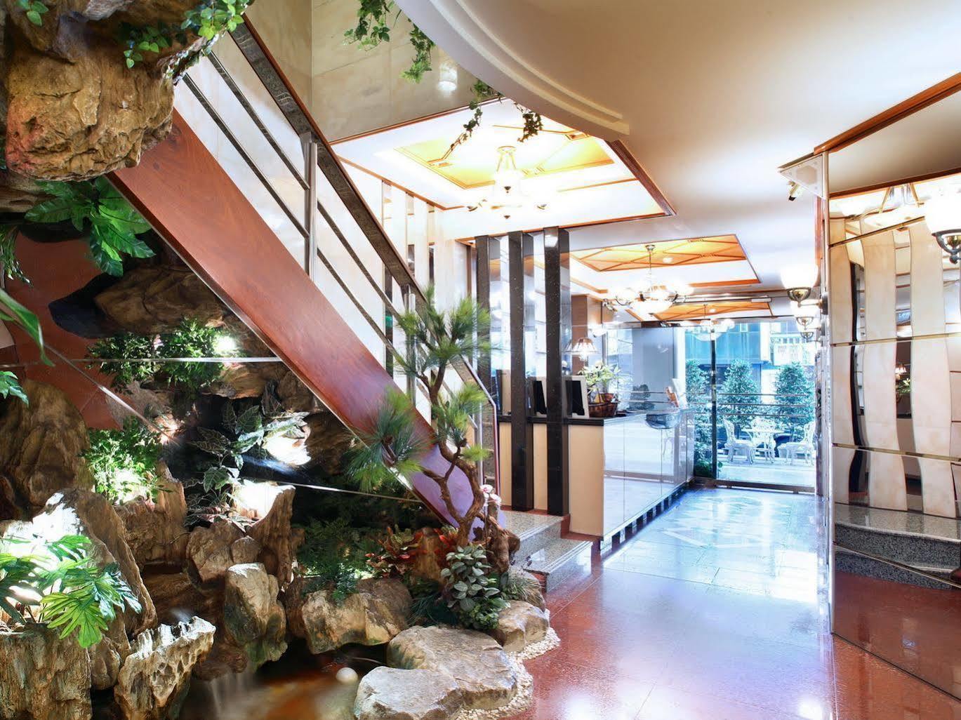Kao Yuan Hotel - Zhong Zheng Taichung Exterior photo